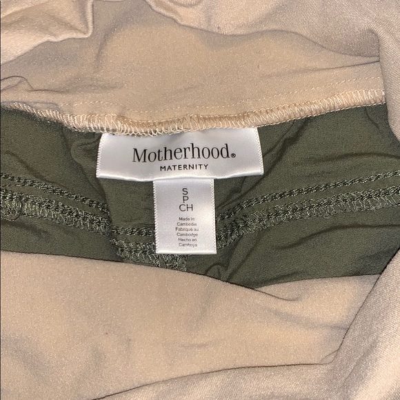 Maternity short - Picture 2 of 2